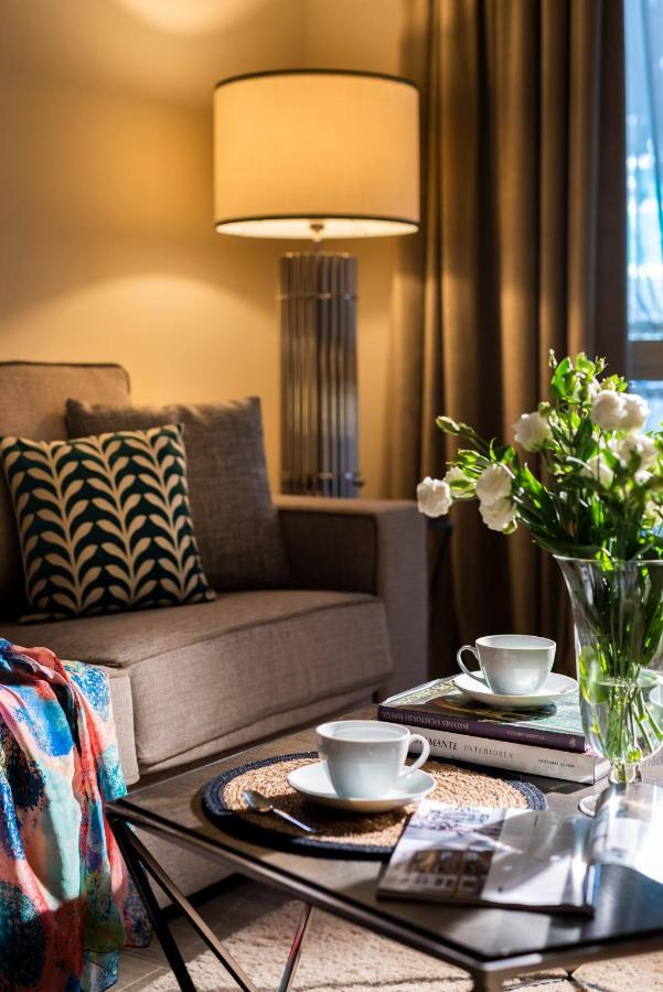 Casa De Triana Luxury Suites By Casa Del Poeta Севилья Экстерьер фото