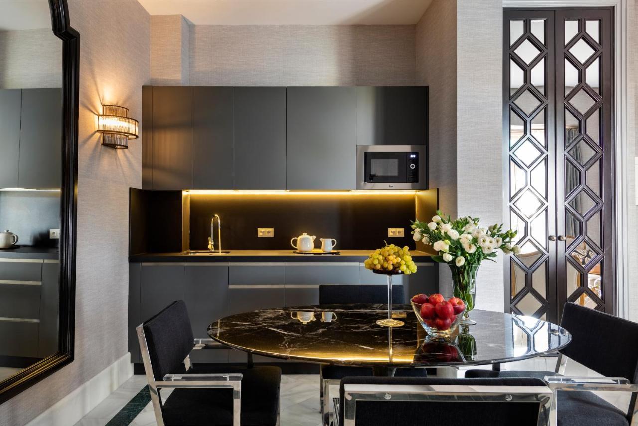 Casa De Triana Luxury Suites By Casa Del Poeta Севилья Экстерьер фото