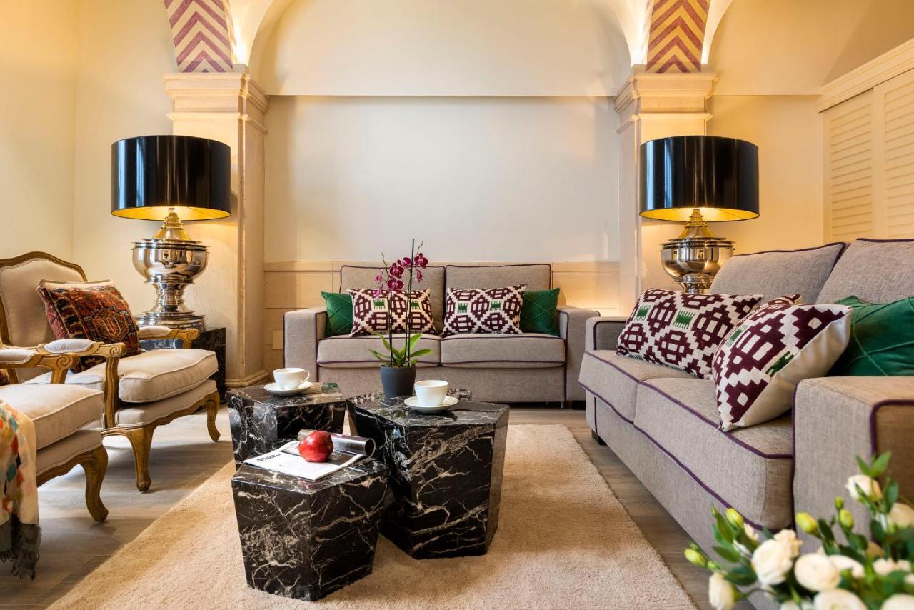 Casa De Triana Luxury Suites By Casa Del Poeta Севилья Экстерьер фото