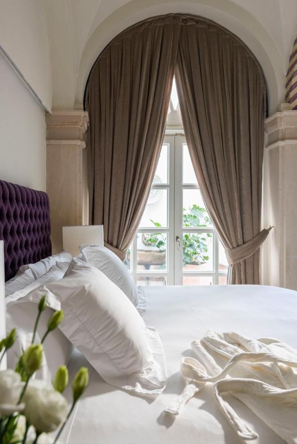 Casa De Triana Luxury Suites By Casa Del Poeta Севилья Экстерьер фото