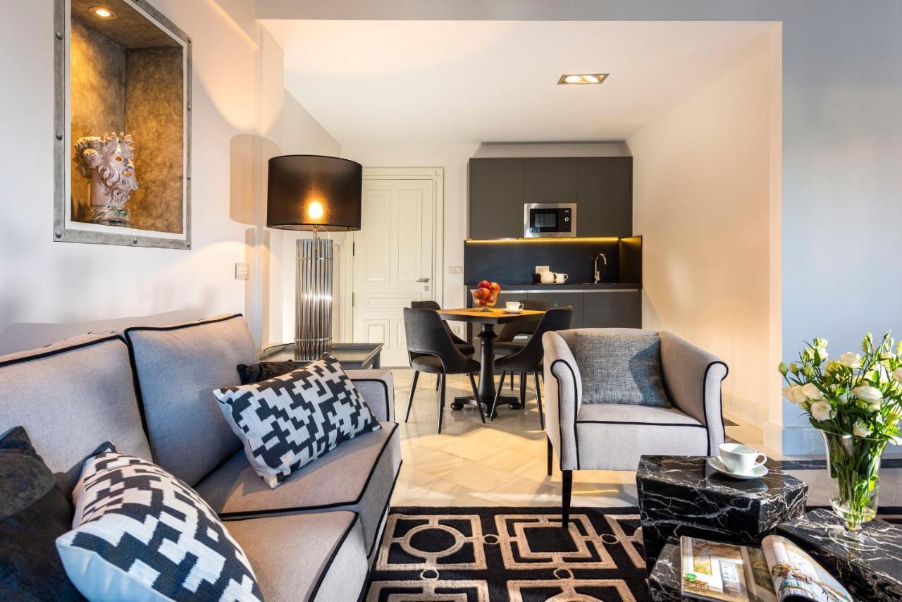 Casa De Triana Luxury Suites By Casa Del Poeta Севилья Экстерьер фото