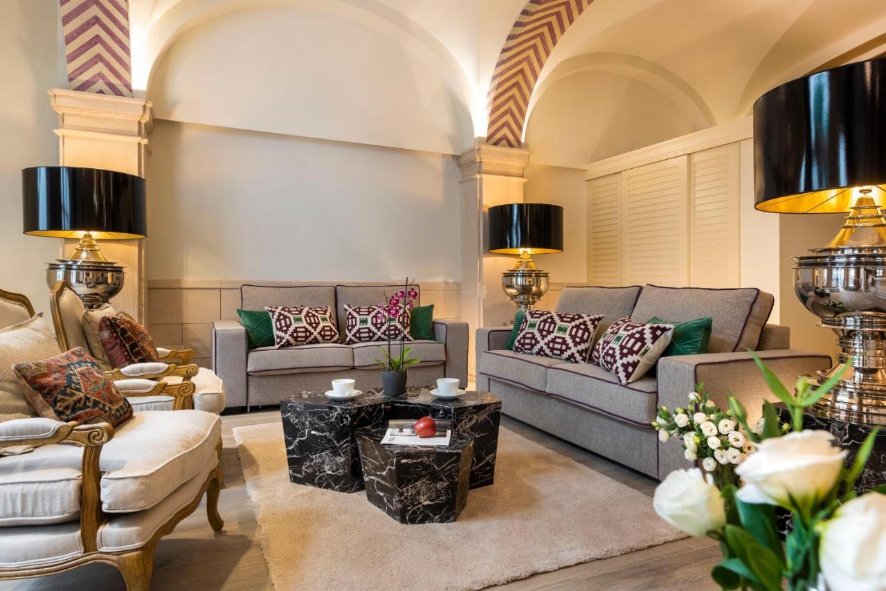 Casa De Triana Luxury Suites By Casa Del Poeta Севилья Экстерьер фото