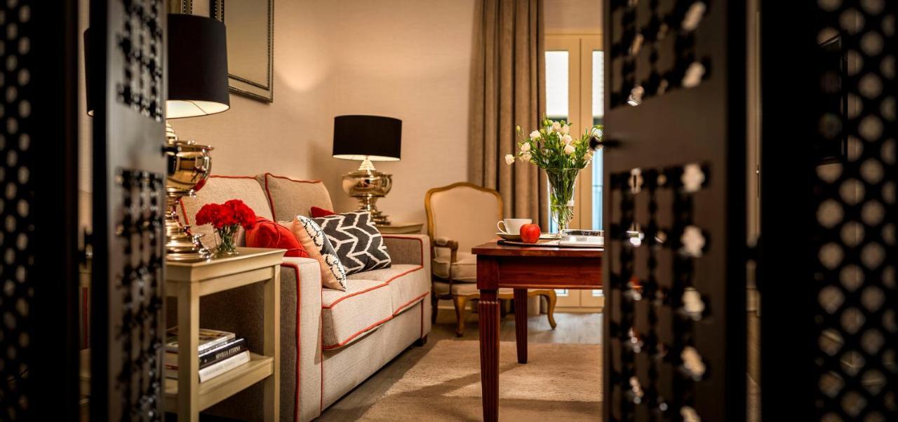 Casa De Triana Luxury Suites By Casa Del Poeta Севилья Экстерьер фото