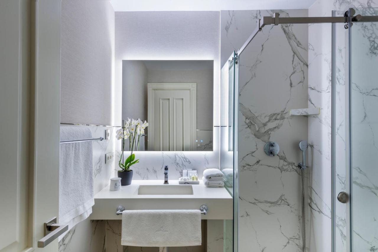 Casa De Triana Luxury Suites By Casa Del Poeta Севилья Экстерьер фото