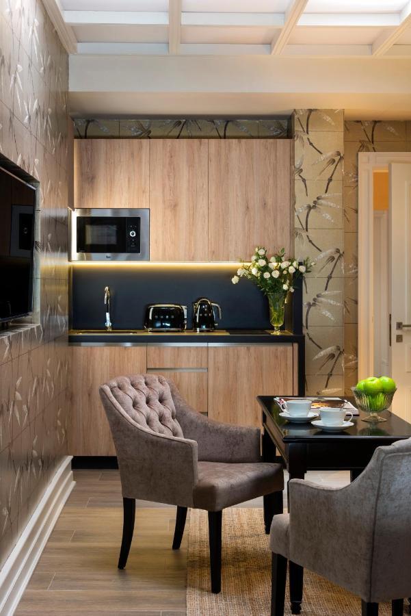 Casa De Triana Luxury Suites By Casa Del Poeta Севилья Экстерьер фото